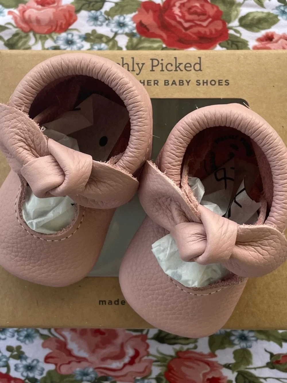 SALE!! Freshly Picked Knotted Bow Leather Baby Moccasins in ‘Blush’ (size: 2)
